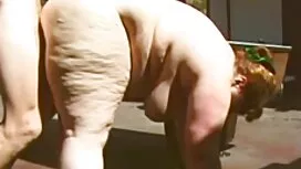 مؤطرة كس تحت جذع سكس ...