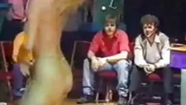 بعد اللحس ، أعطت امر ...