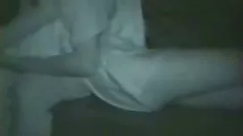 تظهر لاعبة الجمباز ا ...